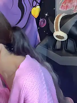 LaPetitechienne1 online show from 12/22/24, 01:33