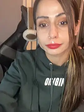 LaPetitechienne1 online show from 01/13/25, 05:02