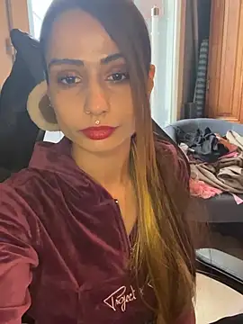 LaPetitechienne1 online show from 01/14/25, 12:24