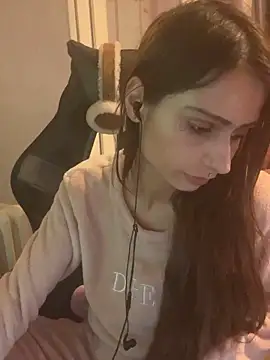 LaPetitechienne1 online show from 01/27/25, 05:26