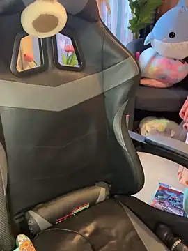 LaPetitechienne1 online show from 02/13/25, 07:45