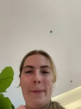 Snapshot of KissMissAngela chatting on 03/11/25, 04:18 KissMissAngela online show from 03/11/25, 04:18