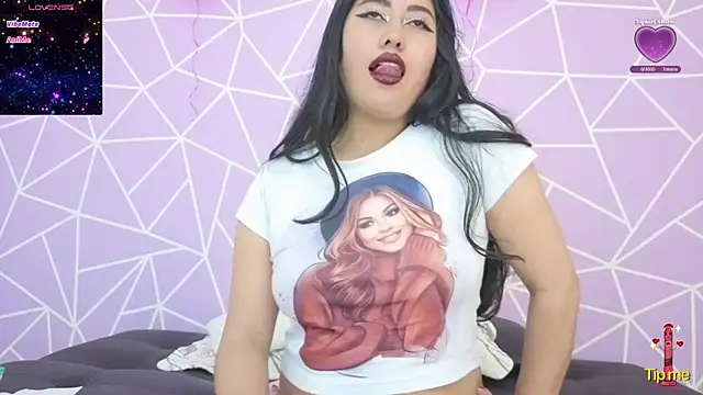 Snapshot of altheamoore chatting on 12/18/25, 09:32 altheamoore online show from 12/18/25, 09:32