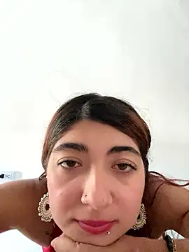 Snapshot of esteni chatting on 12/05/24, 03:50 esteni online show from 12/05/24, 03:50
