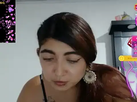 Snapshot of esteni chatting on 12/27/24, 02:36 esteni online show from 12/27/24, 02:36