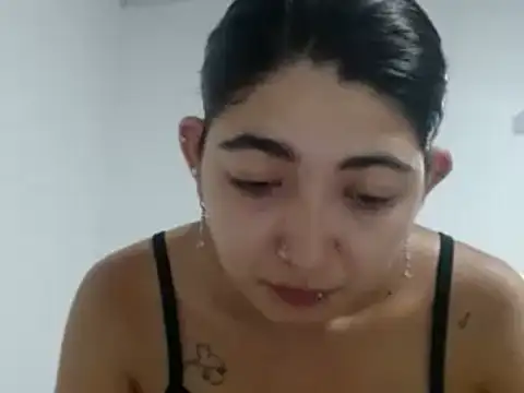 Snapshot of esteni chatting on 02/25/25, 02:47 esteni online show from 02/25/25, 02:47