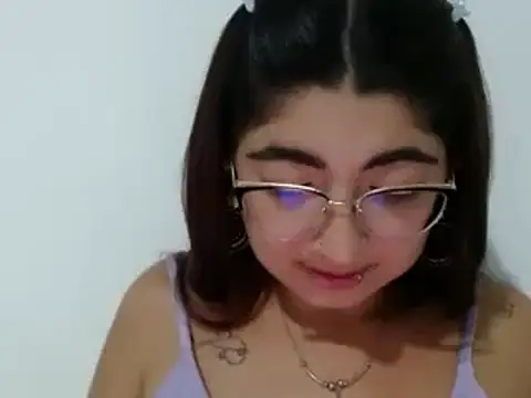 Snapshot of esteni chatting on 03/01/25, 02:48 esteni online show from 03/01/25, 02:48