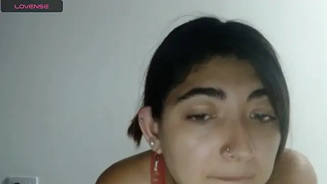 Snapshot of esteni chatting on 03/18/25, 03:31 esteni online show from 03/18/25, 03:31