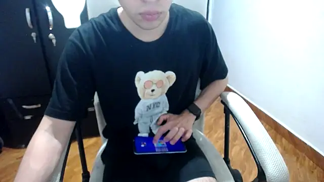 Snapshot of SexAegons chatting on 02/22/25, 04:40 SexAegons online show from 02/22/25, 04:40