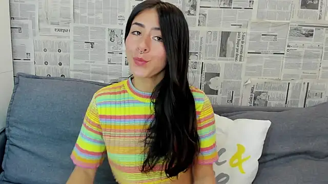 Snapshot of Mhelanny2 chatting on 01/25/25, 09:25 Mhelanny2 online show from 01/25/25, 09:25