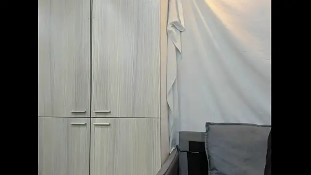 Mhelanny2 online show from 12/13/25, 08:58