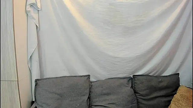 Mhelanny2 online show from 12/15/25, 06:45