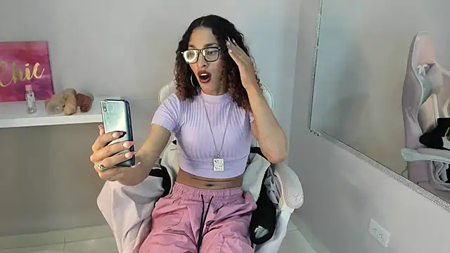 StefanyMiler online show from 01/10/25, 03:18