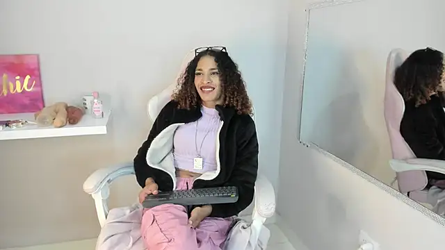 StefanyMiler online show from 01/10/25, 09:23