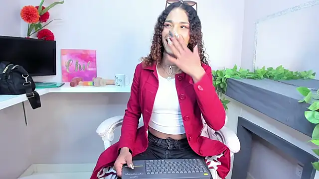 StefanyMiler online show from 01/18/25, 03:53