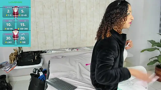 StefanyMiler online show from 01/25/25, 03:09