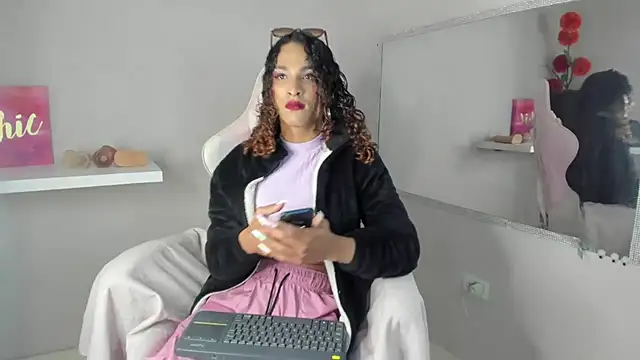 StefanyMiler online show from 02/01/25, 12:51