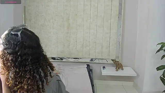 StefanyMiler online show from 02/12/25, 09:52