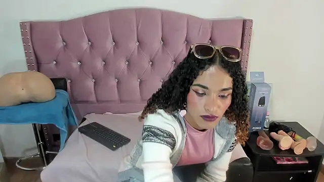 StefanyMiler online show from 11/21/25, 08:07