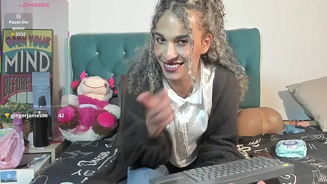 StefanyMiler online show from 06/11/26, 02:00