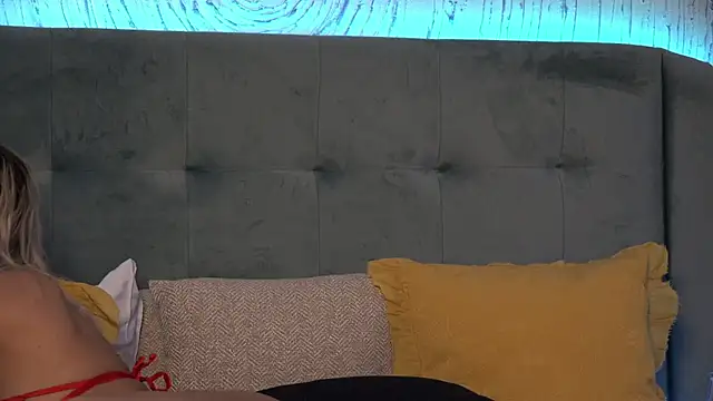 Snapshot of IvyRubens chatting on 12/19/24, 12:56 IvyRubens online show from 12/19/24, 12:56