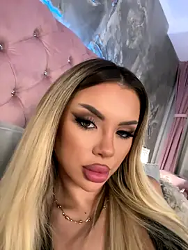 Snapshot of IvyRubens chatting on 10/10/25, 05:06 IvyRubens online show from 10/10/25, 05:06