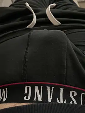 Snapshot of MoochedTape chatting on 11/01/25, 09:33 MoochedTape online show from 11/01/25, 09:33