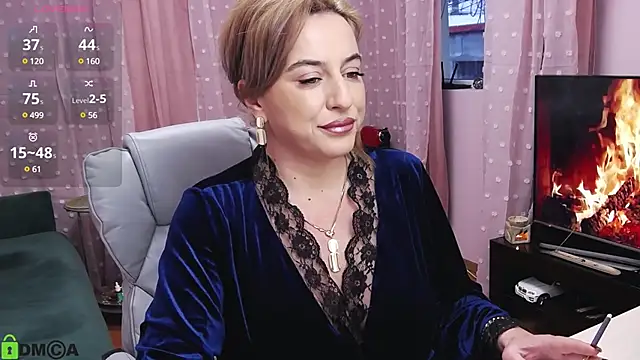 Snapshot of CarrieLoveX chatting on 01/12/25, 06:06 CarrieLoveX online show from 01/12/25, 06:06
