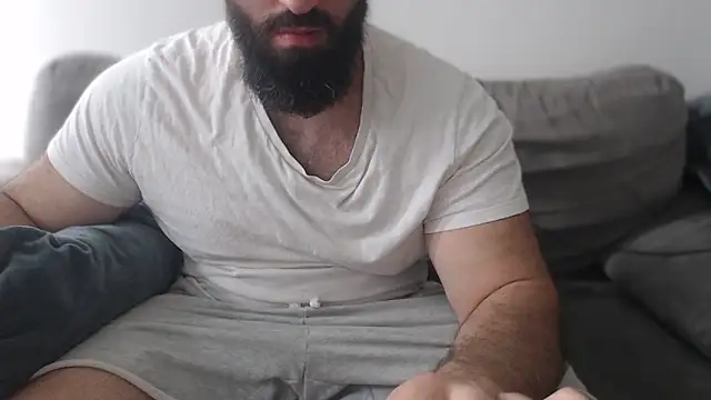 hugemachohandsome online show from 06/15/26, 01:02