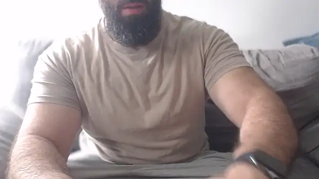 hugemachohandsome online show from 06/17/26, 07:55