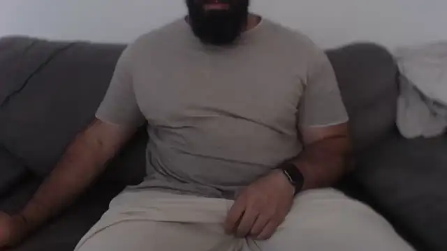 hugemachohandsome online show from 06/25/26, 04:34