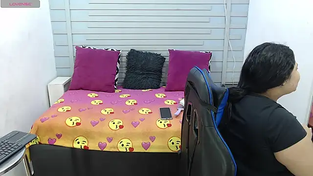 evelin zaens online show from 02/14/25, 10:25