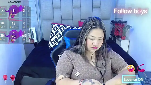 evelin zaens online show from 11/17/25, 04:18