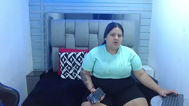 Snapshot of evelin_zaens chatting on 03/26/26, 03:56 evelin zaens online show from 03/26/26, 03:56