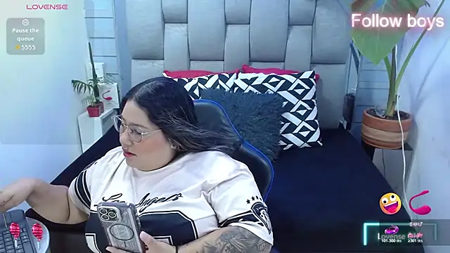 Snapshot of evelin_zaens chatting on 05/04/26, 05:36 evelin zaens online show from 05/04/26, 05:36