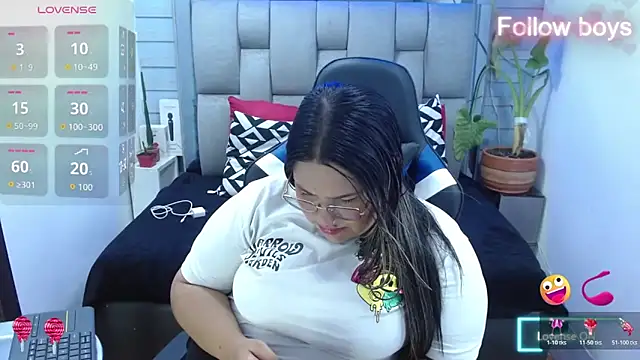 Snapshot of evelin_zaens chatting on 06/01/26, 12:56 evelin zaens online show from 06/01/26, 12:56
