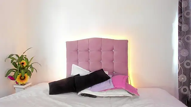 MarieLatex online show from 12/19/24, 08:34