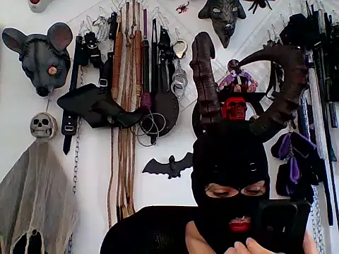 Snapshot of FeticheMacabre chatting on 04/20/26, 03:04 FeticheMacabre online show from 04/20/26, 03:04