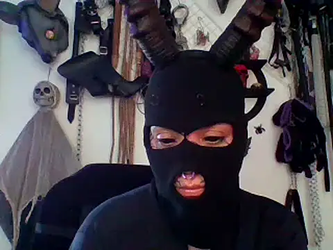 Snapshot of FeticheMacabre chatting on 04/26/26, 07:44 FeticheMacabre online show from 04/26/26, 07:44