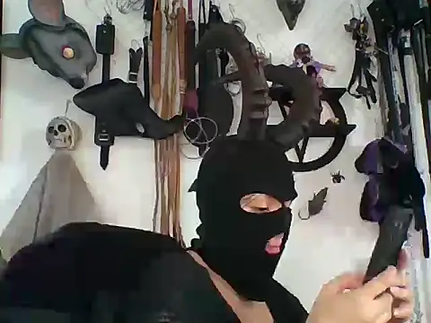 Snapshot of FeticheMacabre chatting on 05/03/26, 04:35 FeticheMacabre online show from 05/03/26, 04:35