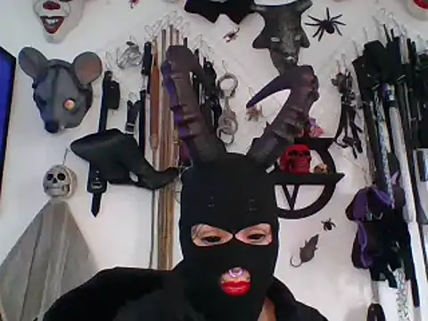 Snapshot of FeticheMacabre chatting on 06/14/26, 05:48 FeticheMacabre online show from 06/14/26, 05:48