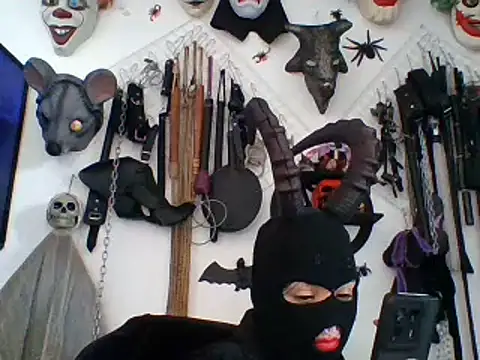 Snapshot of FeticheMacabre chatting on 06/27/26, 04:23 FeticheMacabre online show from 06/27/26, 04:23