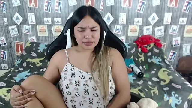 SaraCrow online show from 02/05/25, 08:21