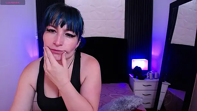 alicia moom online show from 02/04/25, 07:55