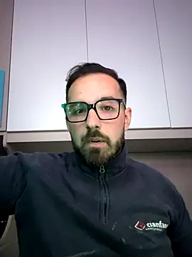 michele1500 online show from 12/18/25, 05:19