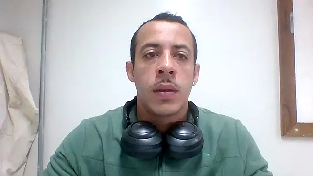 Snapshot of MachoScorpionCaralho chatting on 06/03/26, 01:36 MachoScorpionCaralho online show from 06/03/26, 01:36