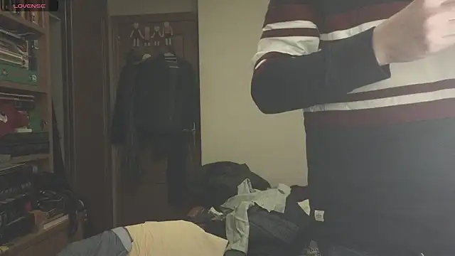 curiosillo83 online show from 03/12/25, 06:22