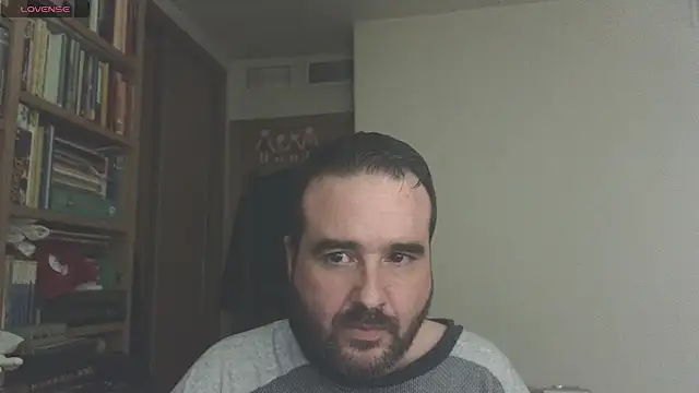 curiosillo83 online show from 03/18/25, 05:21