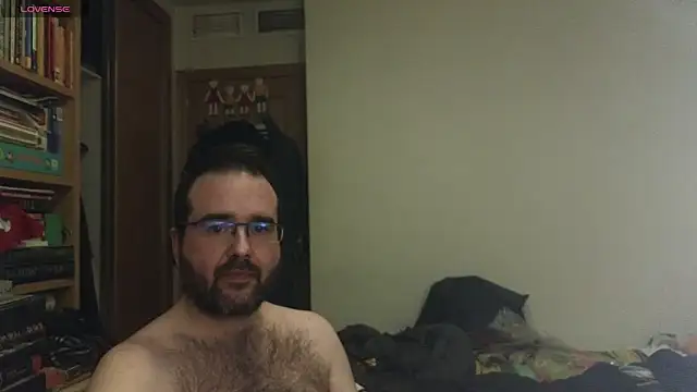 curiosillo83 online show from 03/18/25, 08:26