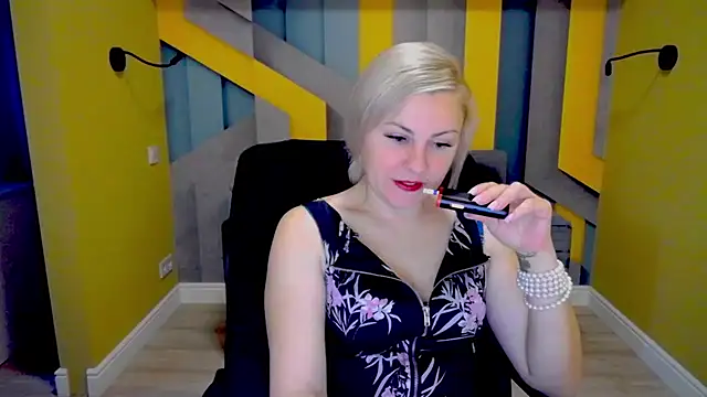 Candy Long online show from 12/03/24, 06:26